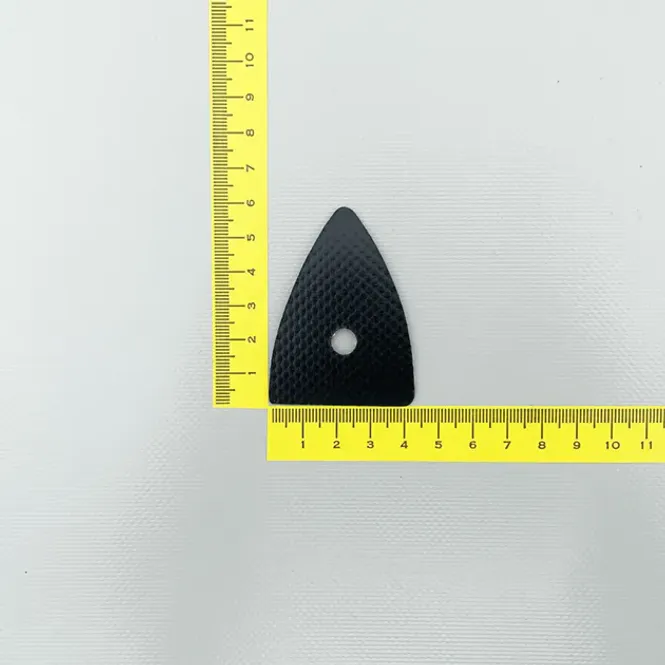 Hovedbilde KALESJEHJERTE TREKANT MED 8 MM HULL SVART